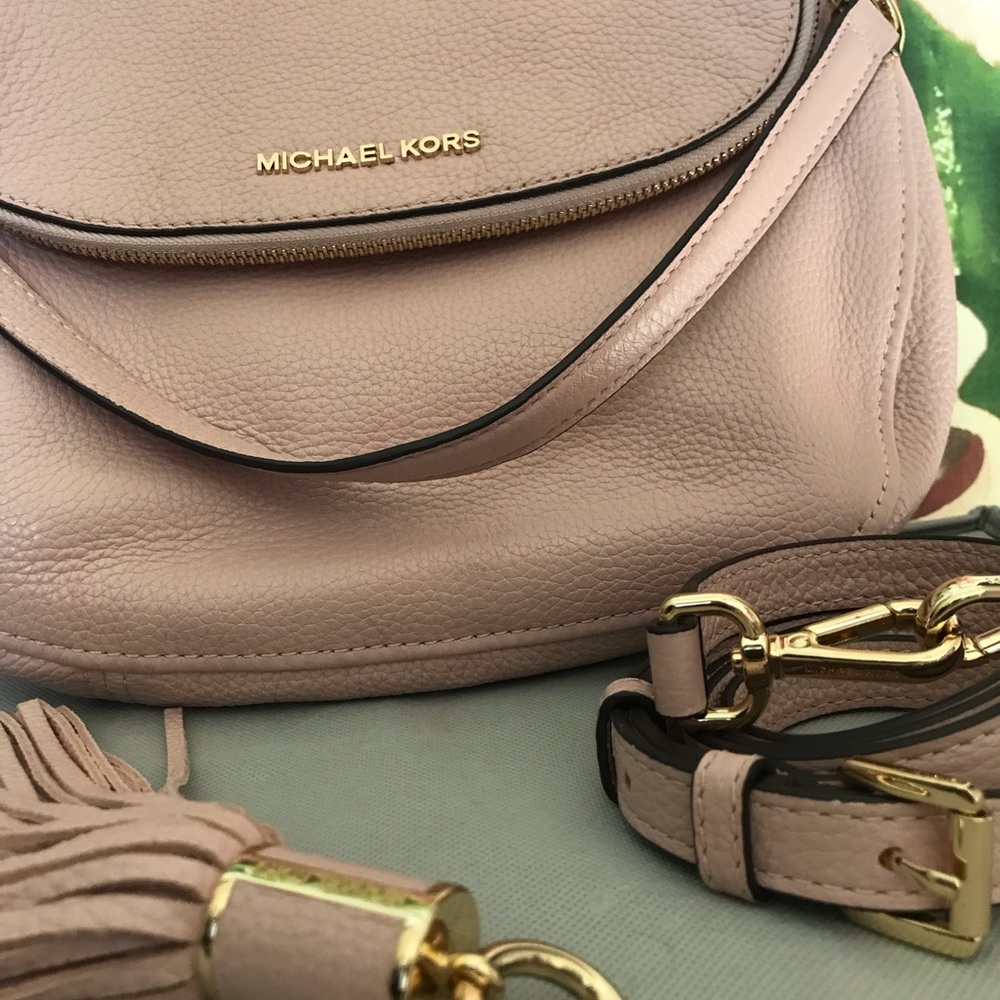 Powder Pink MK handbag (medium size) includes key chain and adjustable strap.